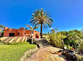 Tropical Garden Finca, villa in Guía de Isora