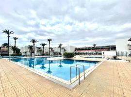 Apartamento con piscina sur de Tenerife, feriebolig i Costa del Silencio