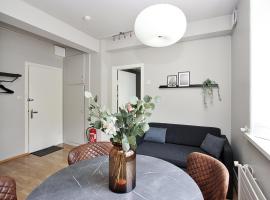 LL Properties - H99 Main Street Stay, Hotel in Akureyri