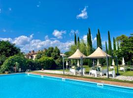 Casale Baldelli Apartments, hótel í Castiglione del Lago