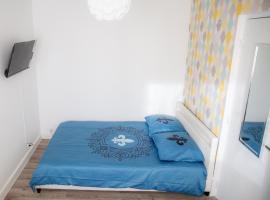Superbe chambre dans colocation, homestay in Tours
