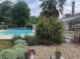 Chambres Champêtres, hôtel à Nercillac