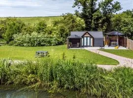 Acorn Lodge At Bridge Lake Farm & Fishery