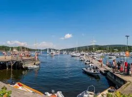 Sommerferie nær sjøen, jacuzzi, bålpanne og grill,