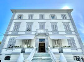 Hotel Tirreno, ρομαντικό ξενοδοχείο σε Marina di Massa