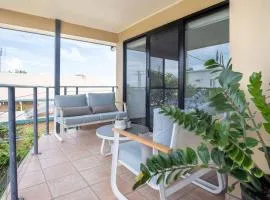 Stones Throw To Shelly Beach, Pet Friendly!