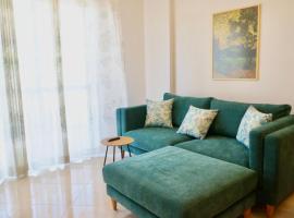 Serene Green One-Bedroom Condo, hotel v destinaci Vlorë