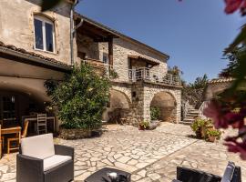 les monteils, Hotel in Grospierres