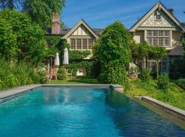 The Baker House 1650, hotel cerca de Pantigo Road Historic District, East Hampton