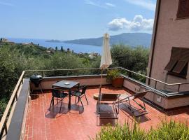 MONOLOCALE, tranquillità e panorama esclusivo, hotelli kohteessa Zoagli