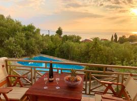 Ambelos Village Seaview and Pool Villas – hotel w mieście Neos Marmaras