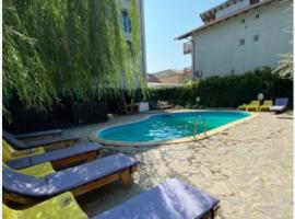 Apartament Pescăruș, отель в городе Schitul