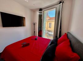 Luxury Monaco ! 7 mins walk to casino square ! Yacht show ! F1 ! 15 sec to Monaco !, viešbutis mieste Bosolėjus