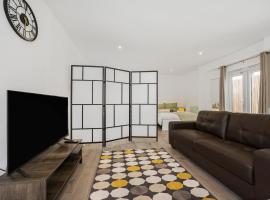 London Haven at Rutland House, apartment in Ilford