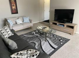 Exquisite 2 Bedroom Apartment, orlofshús/-íbúð í Camrose