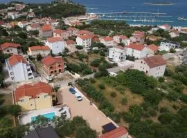 Apartment in Drage with sea views, balcony, air conditioning, WiFi 566-1