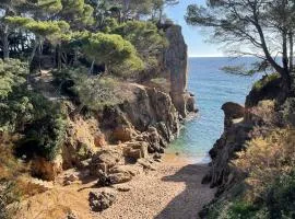 Ubicación idílica en Rosamar, a 1 min de la playa