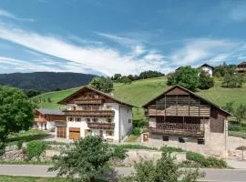 HAUSERHOF Farmhouse with Dolomite View
