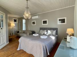 Kapteeninmökki, pet-friendly hotel in Naantali