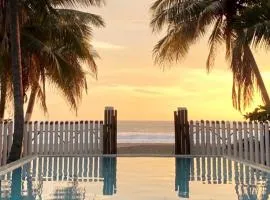 Casa Rústica, Sofía, Frente al mar en Puerto Arista