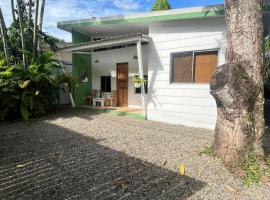 Casita Miss Sam en el Centro de Puerto Viejo, appartement in Puerto Viejo