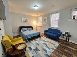 Cozy Studio at the Historic Inman, hotel v destinaci Champaign