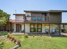 Pipe Creek Escape with Screened-In Porch and Hot Tub!