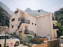 Filip Deluxe Rooms: Kotor'da bir Oda ve Kahvaltı