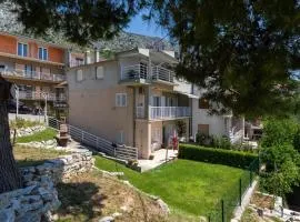 Apartments with a parking space Stanici, Omis - 11421