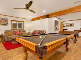 Elmwood Place- Hot Tub- Packed Game Room