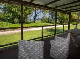 Reef Coast Cottage Formerly Bevs on the Beach