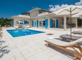 Pifari에 위치한 호텔 Stunning Home In Pifari With Heated Swimming Pool