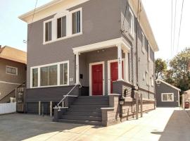 Home and Cottage in Mosswood、オークランドのホテル