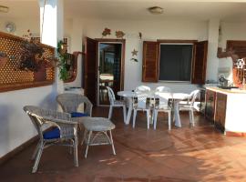 Hibiscus Apartment-casa per le vacanze vicino tropea, hotel in Briatico