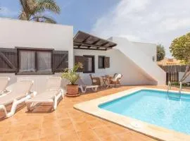 Villa Rustica -Heated Pool & Garden near the Beach