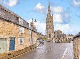 Victorian townhouse - Stamford centre - 2 big bedrooms, living room kitchen etc tastefully decorated, feriebolig i Lincolnshire