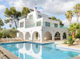 Stunning Renovated Villa - Luxury Getaway CO2 Pos, luxury hotel in Ses Paisses