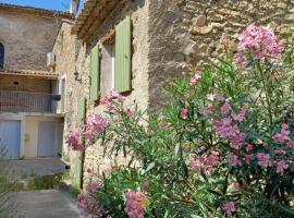 Maison de village en pierre, hotel en Mollans-sur-Ouvèze