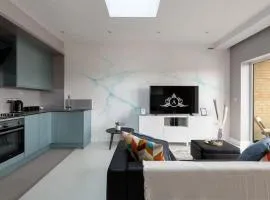Medway contractor base for summer projects - Apartment 10