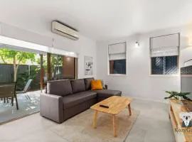 KozyGuru | Spring Hill | Cosy 1 Bed1Bath