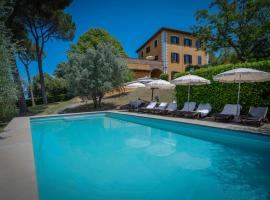 Villa Recanati, Val D'orcia, Private Pool, Jacuzzi, Wifi、キウージのホテル
