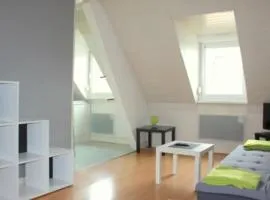 Lumineux F2 proche GARE TGV