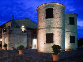 Moretti Village - SOPHIE ROOMS COUNTRY HOUSE, αγροικία σε Civitanova Marche