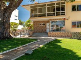 Lisbon Surf Hostel, albergue en Carcavelos