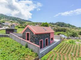 Mountain Retreat By Madeira Sun Travel: Porto Moniz'de bir otel