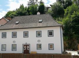 Apartments Haus Erna, cheap hotel in Weitra