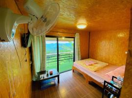 Ahcnng Camp, hotel in Mon Jam