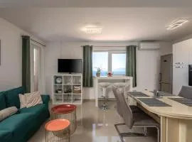 Seaview Apartment Iva - Happy Rentals