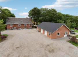 Gorgeous Home In Grindsted With Kitchen, hotel a Grindsted