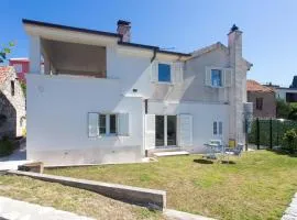 Awesome Apartment In Podgrade